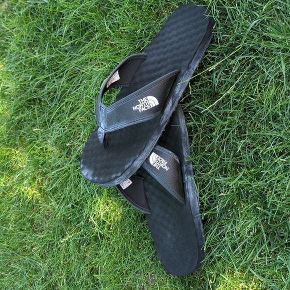 Men's 11 North Face Sandals - Picture 1 of 5